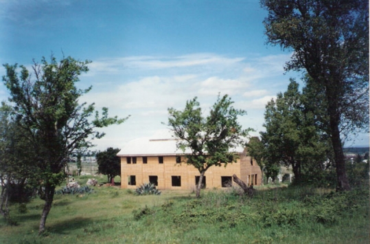 https://pedroorellana.net/files/gimgs/th-38_casacabreros-hnos01.jpg